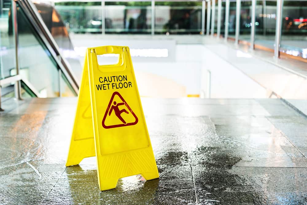 slip-and-fall-inury-wet-floor-signs